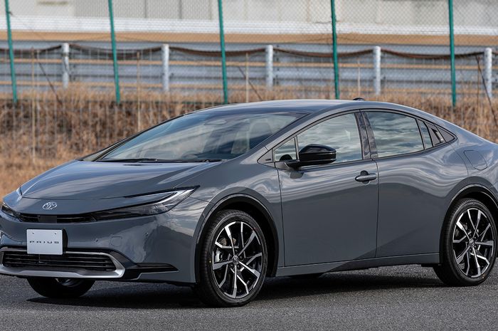 Diduga Muncul di GIIAS 2024, Seirit Apa Sih Toyota Prius Terbaru?