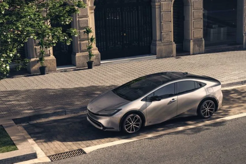 "Menanti Kehadiran All New Toyota Prius di GIIAS 2024: Simak Spesifikasinya!"