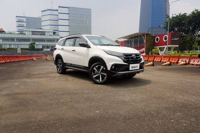 Terbangun dari Toyota Rush Spesifikasi Terperinci dan Kisaran Harganya