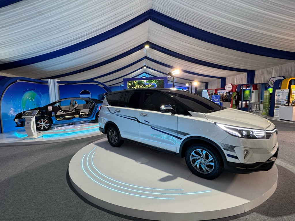 Toyota Arahkan Mobilitas Menuju Netralitas Karbon di IIMS 2025